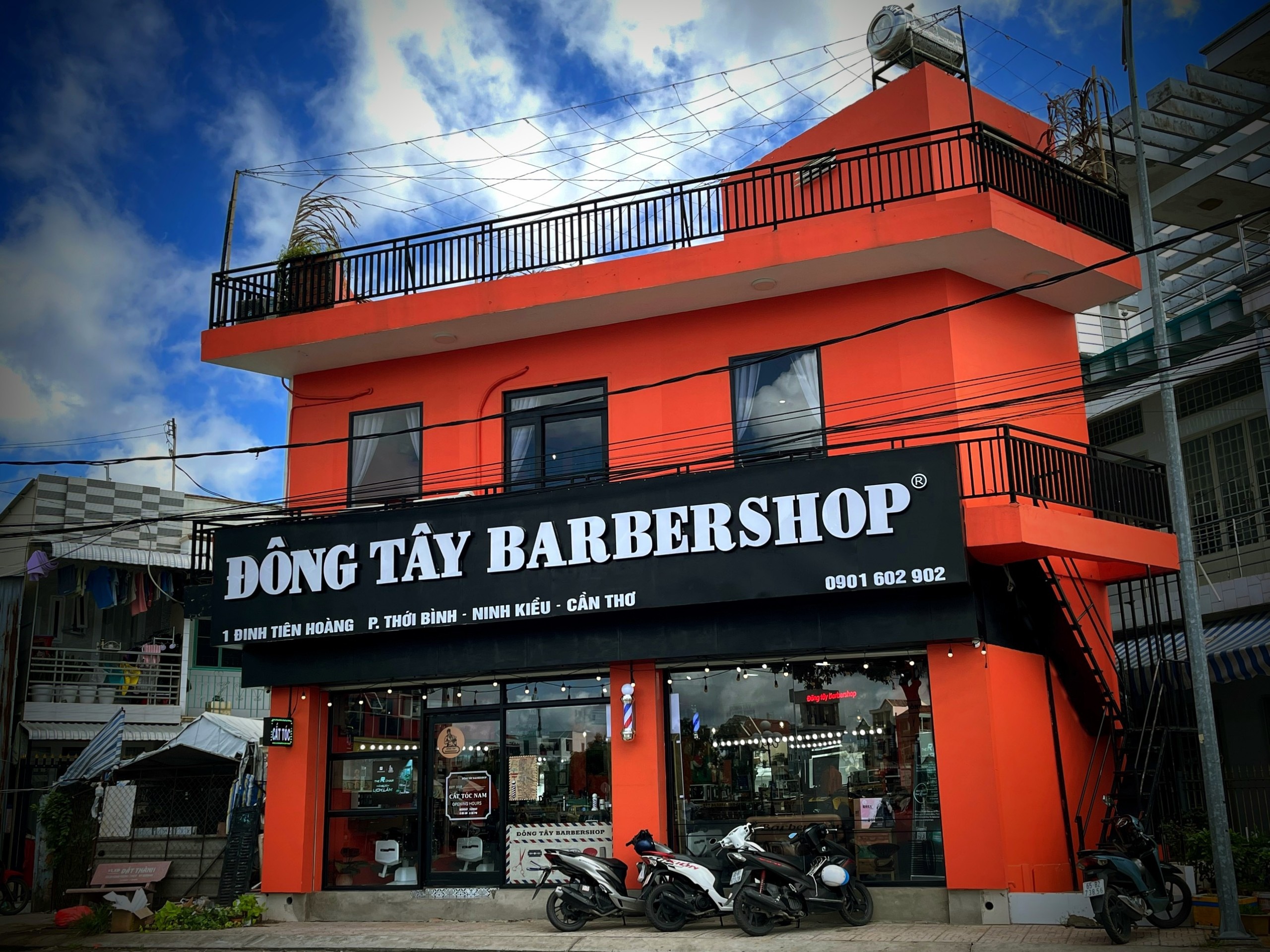 Đông Tây Barbershop